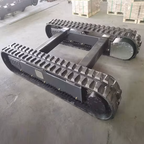 5トン履帯車台とゴム製シャーシ